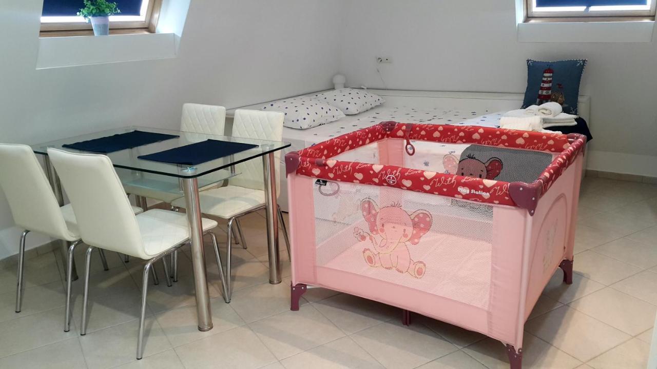 Super Center, Modern Under The Stars * Burgas